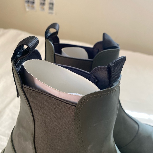BRAND NEW (w/Box & Dust Bag) GANNI Rubber Boots - Size 10 - Style S1526 - Picture 5 of 16